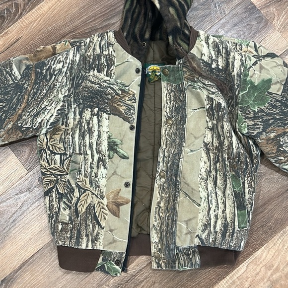 Cabelas vintage style realtree camo jacket boys w/ hood, quilted lining pockets - Picture 8 of 13